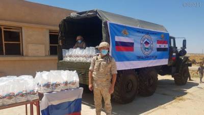 Военные РФ доставили гуманитарную помощь жителям провинции Эс-Сувейда - riafan.ru - Россия - Сирия