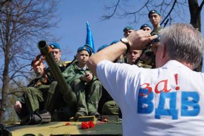 Марина Вебер - В Москве десантники устроили драку с представителями Росгвардии - actualnews.org - Россия
