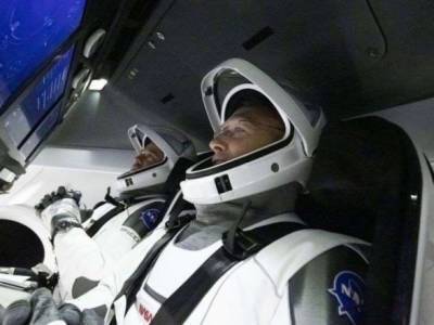 Роберт Бенкен - Херли Даг - Астронавты из экипажа SpaceX готовятся к посадке в океан - unn.com.ua - США - Киев - шт.Флорида