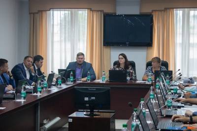 Владимир Путин - Дума Южно-Сахалинска на комитете одобрила коронакризисные льготы - sakhalin.info - Россия - Южно-Сахалинск