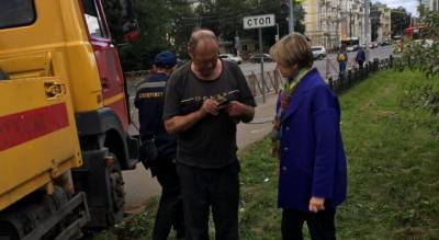 Елена Кузнецова - В центре Ярославля выдирают из земли чугунный забор: что произошло - progorod76.ru - Ярославль