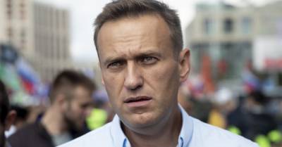 Навальный попал в реанимацию в Омске. Его пресс-секретарь горовит, что он в коме - rus.delfi.lv - Омск