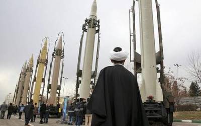 Дональд Трамп - Хасан Рухани - Амир Хатами - Тегеран продемонстрировал свои новые ракеты среднего радиуса действия - argumenti.ru - США - Иран - Тегеран