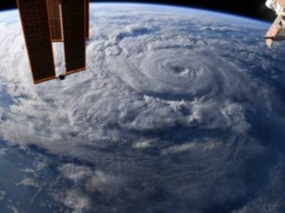 Крис Кэссиди - Мощный ураган на Земле сняли с космоса: невероятные фото - golos.ua - США - Украина - шт. Калифорния