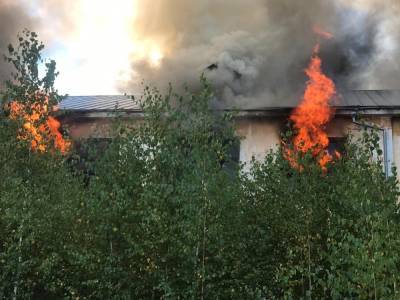 Заброшенное здание горит в Богородске - vgoroden.ru - Россия - Богородск