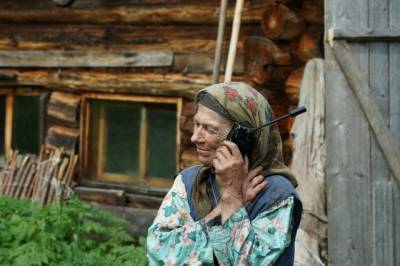 Агафья Лыкова - Летевший к отшельнице Агафье Лыковой Ми-8 повредил шасси при посадке - aif.ru - респ. Хакасия