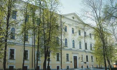Муж ректора Тверского государственного медуниверситета задекларировал 216 земельных участков - og.ru - Тверь