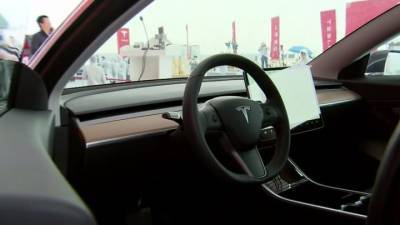 Новый рекорд: акции Tesla продаются по 2 тысячи долларов - vesti.ru - Россия - США