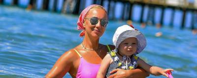 Лера Кудрявцева - Лера Кудрявцева похвасталась фото, сделанной ее двухлетней дочерью - runews24.ru - Турция