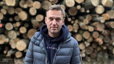 Алексей Навальный - Отравление наркотиками остается приоритетной версией инцидента с Навальным - nation-news.ru - Москва - Омск - Томск