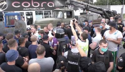 Сергей Зайцев - Протестующие возле "Барабашово" развернули палатки, бунт набирает обороты: известно о пострадавших, фото - kharkov.politeka.net - Харьков