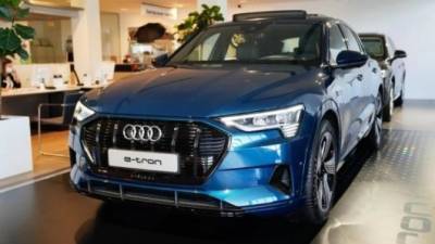 Электрокроссоверы Audi e-Тron нашли первых покупателей в России - usedcars.ru - Россия - Санкт-Петербург