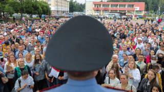 Истошные крики и зубы на полу. Что происходило с задержанными во время протестов в белорусском Гомеле - bbc.com - Белоруссия - Гомель