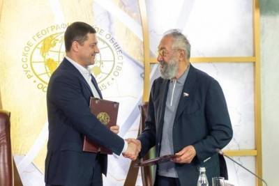 Михаил Ведерников - Артур Чилингаров - Михаил Ведерников подписал соглашение с «Русским географическим обществом» - mk-pskov.ru - Антарктида - Псковская обл. - Псков