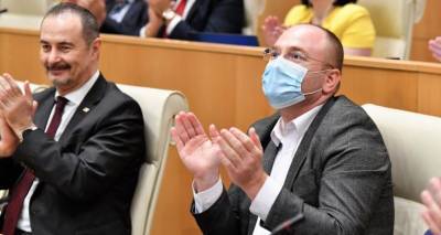 Притягательность депутатского кресла: рекорд политических амбиций в Грузии - sputnik-georgia.ru - Грузия