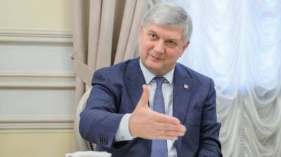 Александр Гусев - Воронежский губернатор пообещал не лезть без очереди за вакциной от COVID-19 - vestivrn.ru - Воронеж - Воронежская обл.