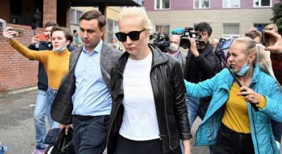 Алексей Навальный - Жена Навального требует от Путина разрешить вывезти мужа в Германию (документ) - unian.net - Россия - Украина - Германия