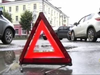 В Запорожье после ДТП авто вынесло на «зебру»: пострадали 4 пешехода, которые шли на «зеленый» - golos.ua - Украина - Запорожье
