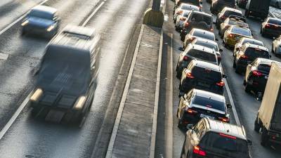 Дептранс предупредил автомобилистов о пятничных пробках в сторону области - iz.ru - Москва - Израиль - Московская обл. - Мичуринск - Волоколамск