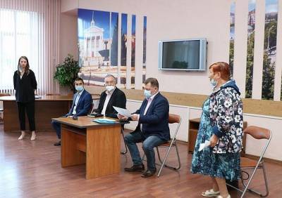 Представители мэрии встретились с жителями аварийного дома - ya62.ru - Рязань