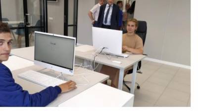 Александр Дрозденко - В Волосово открылся коворкинг для молодежи - piter.tv - Ленинградская обл.