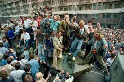 Владимир Усов - События 21 августа 1991 года стали ключевой вехой в процессе развала СССР - argumenti.ru - Россия