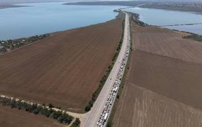 Украинцы двинулись на отдых: автотрассы к морю сковали пробки - korrespondent.net - Киев