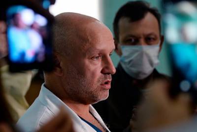 Алексей Навальный - Александр Мураховский - Врач объяснил отправку Навального в Германию - lenta.ru - Германия - Омск