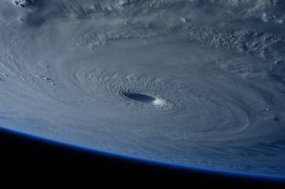 Крис Кэссиди - В NASA поделились снимками урагана Женевьева из космоса - actualnews.org