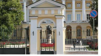 Александр Беглов - Ирина Потехина - Александр Бельский - Вице-губернаторы Петербурга перераспределили обязанности - piter.tv - Санкт-Петербург