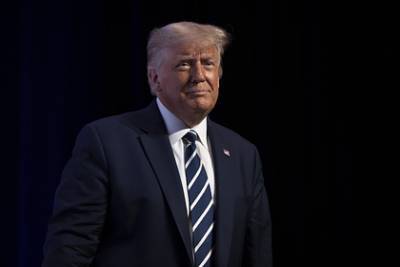 Дональд Трамп - Джозеф Байден - Джо Байден - Трамп предрек власть Китая над США в случае победы Байдена - lenta.ru - Китай - США