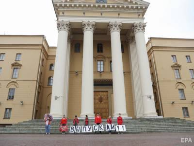 Из здания КГБ Беларуси через форточку в туалете убежал задержанный - gordonua.com - Белоруссия - Минск