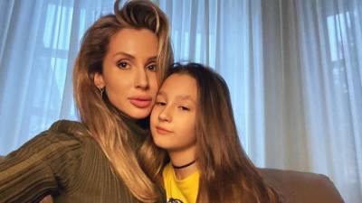 Светлана Лобода - «„Отцы и дети“ нервно курят»: Лобода устроила гламурный фотосет со старшей дочкой - 5-tv.ru