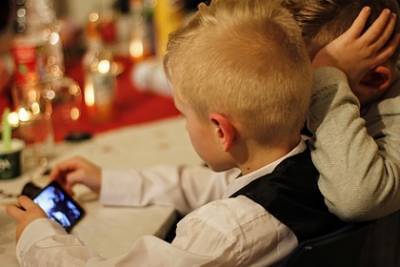 Алексей Сизов - Описаны способы защитить смартфон ребенка от мошенников - lenta.ru