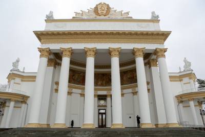 Москвичам рассказали, как работает дворец госуслуг на ВДНХ - vm.ru - Россия