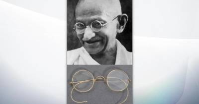 Махатма Ганди - Очки Махатмы Ганди ушли с молотка за рекордные 340 тысяч долларов - ren.tv - Англия - Индия - Юар