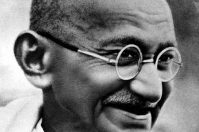 Махатма Ганди - Очки Махатмы Ганди продали на аукционе за 340 тысяч долларов - aif.ru - Англия - Индия - Юар