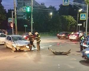 В Орле в столкновении двух Фольксвагенов пострадали три человека - vechor.ru - Украина