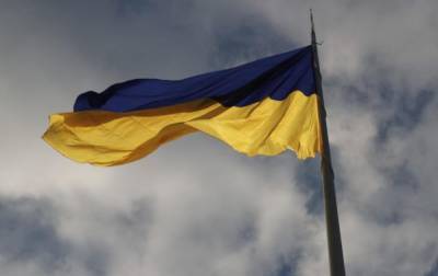 Петр Порошенко - Порошенко обратился к украинцам: наш сине-желтый флаг - символ силы и непобедимости - rbc.ua - Украина