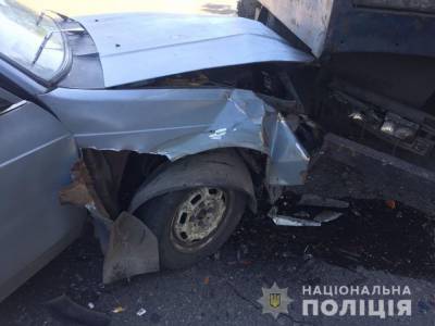 На Харьковщине легковушка влетела в грузовик: в ДТП пострадали 7 человек, среди них 5 детей - vchaspik.ua - Украина - Балаклея - район Балаклейский