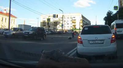 Момент наезда на девушку в центре Рязани попал на видео - 7info.ru - Рязань