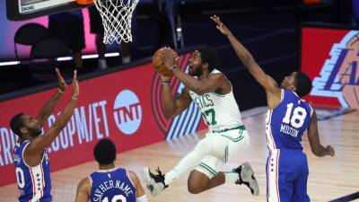 Джоэл Эмбиид - Джейсон Тейтум - «Бостон» стал первым участником второго раунда плей-офф НБА - russian.rt.com - Бостон