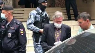 Михаил Ефремов - Эльман Пашаев - Суд продолжит рассмотрение дела Ефремова с новым адвокатом - vesti.ru - Москва