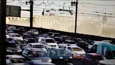Задымление под Литейным мостом попало на видео - piter.tv - Москва