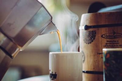 Ученые считают, что кофеин может быть опасен для беременных - aif.ru - США - Англия - Исландия