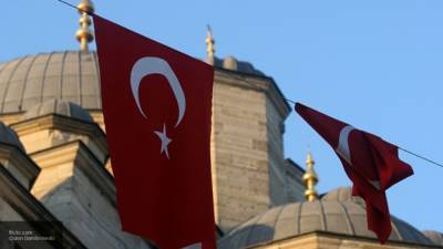 Турецкого политика увезли из ресторана с огнестрельным ранением - inforeactor.ru - Турция - Измир