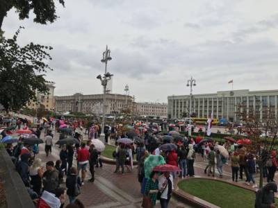 На площади Независимости в Минске собираются протестующие - naviny.by - Белоруссия - Минск