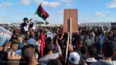 Протесты против Сарраджа в Триполи закончились нападениями боевиков - newinform.com - Ливия - Триполи