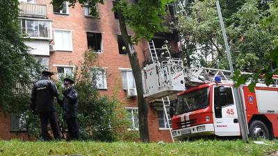 В МЧС назвали возможную причину пожара в доме на западе Москвы - iz.ru - Москва - Россия