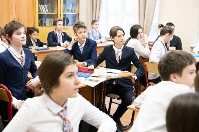 Борис Чернышов - Около 5 тысяч школ с низкими образовательными результатами до 2022 года получат поддержку - pnp.ru